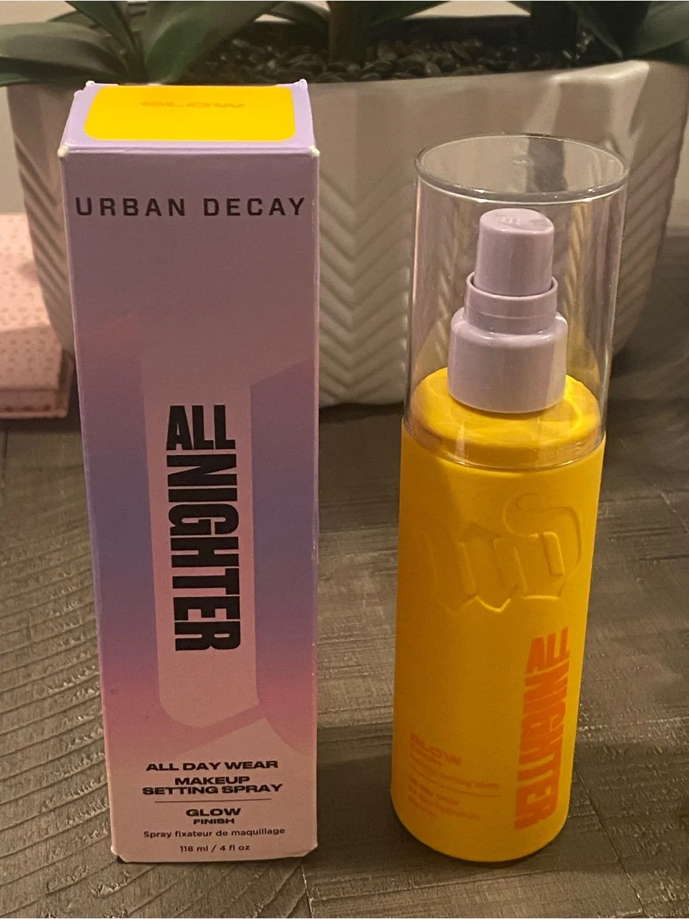 Urban Decay All Nighter All day Makeup Setting spray glow finish 4 fl oz
